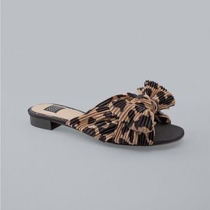NEW IN BOX WHBM leopard print crinkle slides 8